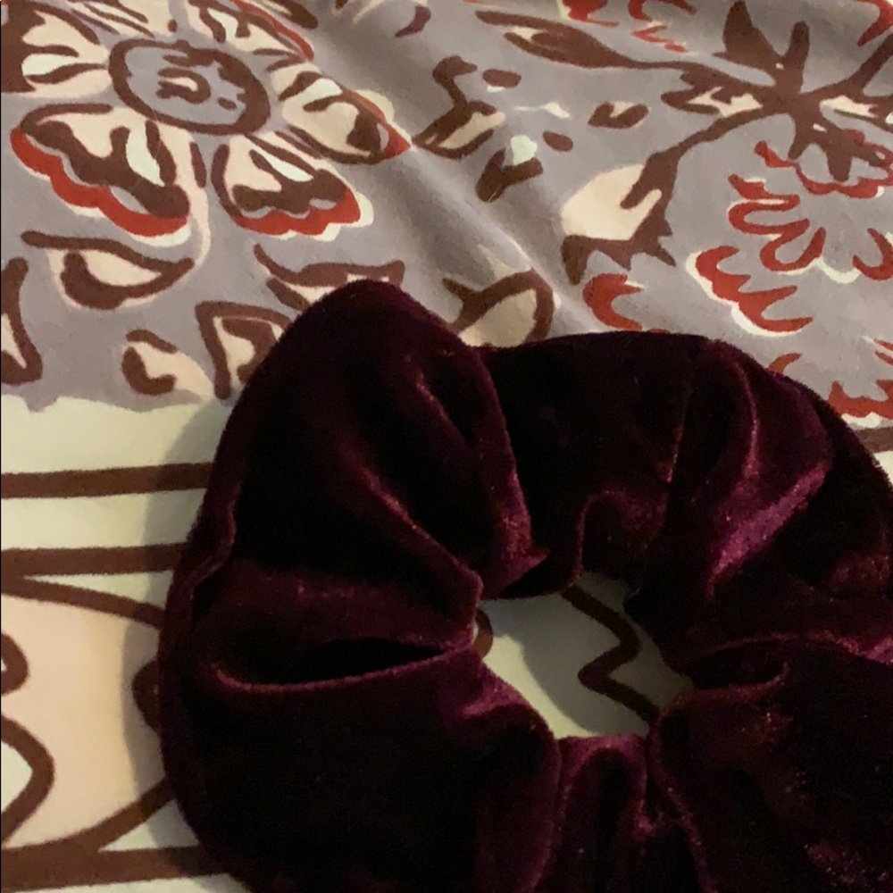 Red Velvet Scrunchie - Picture 3 of 3